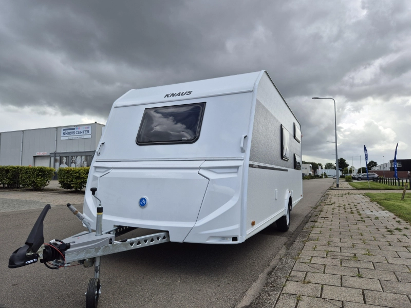 Knaus Sport 500 KD Stapelbedden en douche!  foto: 4