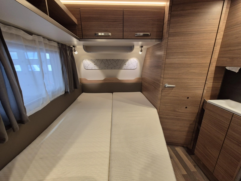 Weinsberg CaraOne Edition HOT 450 FU con toldo de casete! foto: 19