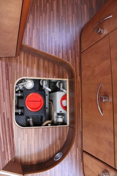 Carthago Chic C Line I 5.0 1e eigenaar Fiat 3.0 liter 160 pk 4250 kg chassis enkele bedden 5 zitplaatsen (122  foto: 60