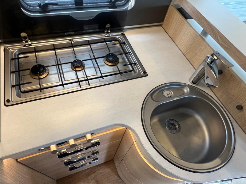 Hymer B-MC T 680 E&P nivel, aire acondicionado, Completamente equipado foto: 14