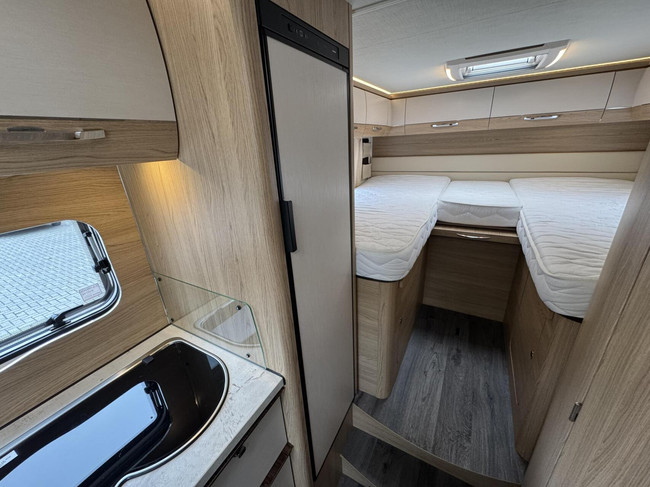 LMC T662 Grey Selection 9T-Automaat Enkele Bedden Luifel Fietsenrek foto: 13