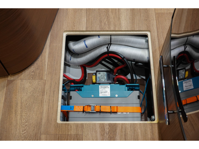 NIESMANN BISCHOFF Arto 79 E 180Pk Automatic | Air suspension | Level system | Top cabinets photo: 19