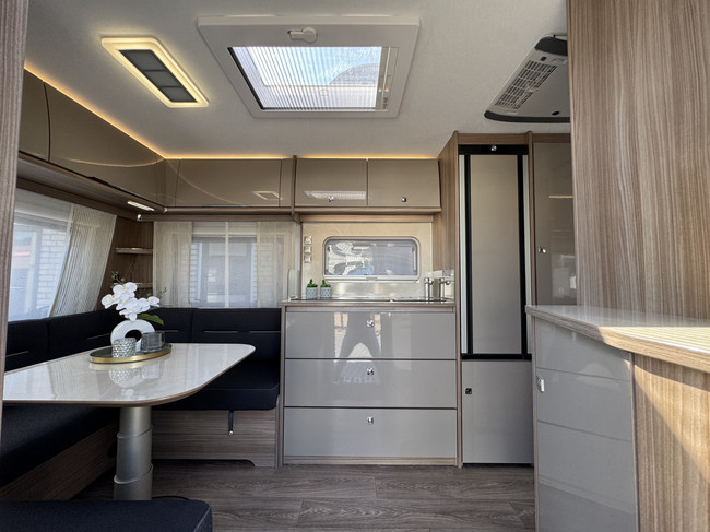 Fendt Tendenza 515 SG with single beds **Packed with options/Roof air conditioning/Cassette awning/Mover/Lithium/Solar panel/Self-sufficient/Outdoor gas/Single photo: 1