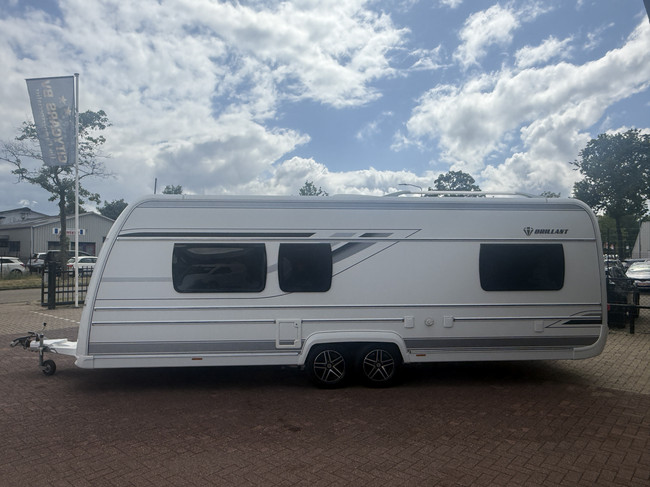 Fendt caravan BRILLANT 650 in nieuwstaat Queensbed  zakluifel Thule mover Truma xt hordeur leder tv dakairco truma groot dakluik oven  xxl koelkast foto: 6