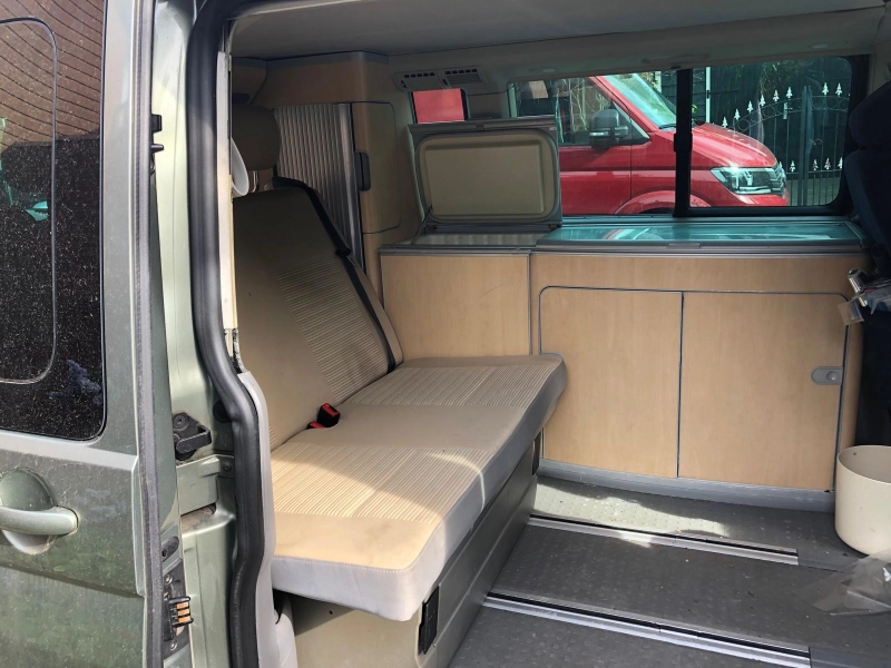 Volkswagen T5 California  foto: 10