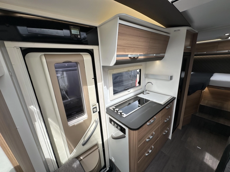 Adria Coral 600 SL level systeem  foto: 13