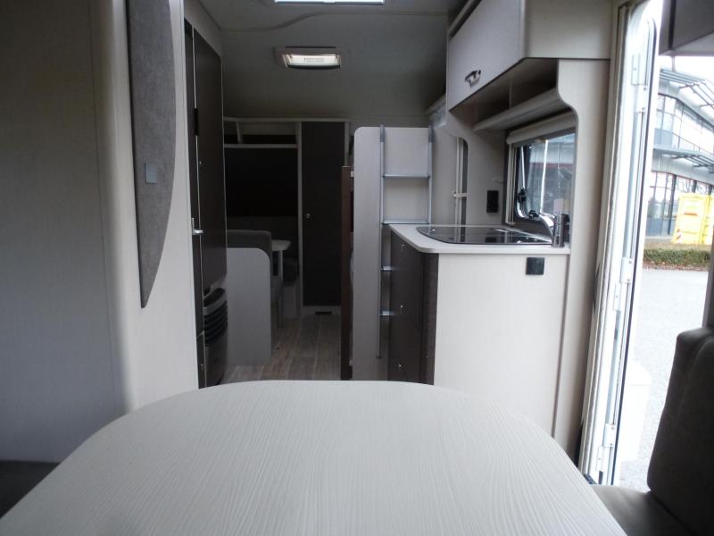 Dethleffs C'Go UP 525 KR 7 slaap plaatsen  foto: 12