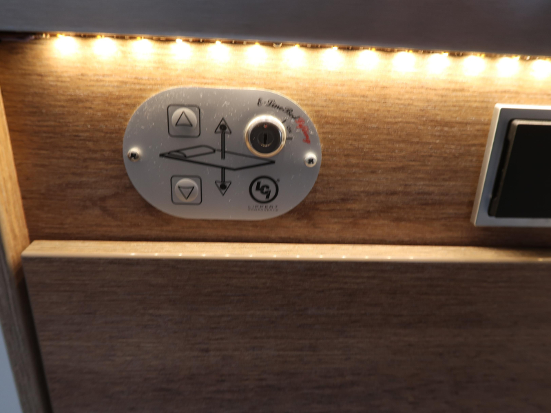 Dethleffs Trend 7057 T EB AUTOMAAT HEFBED AIRCO  foto: 16