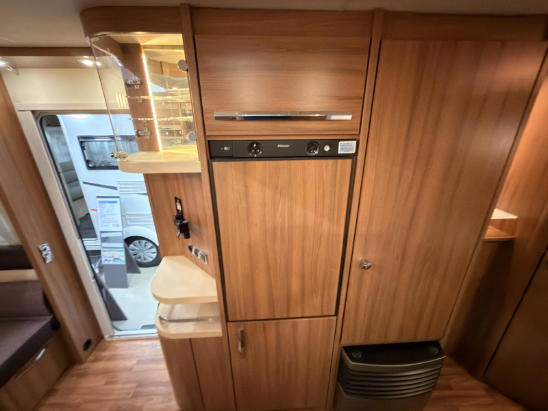 Knaus Sudwind Exclusive 580 UF mover+avance+aire acondicionado de banco foto: 16