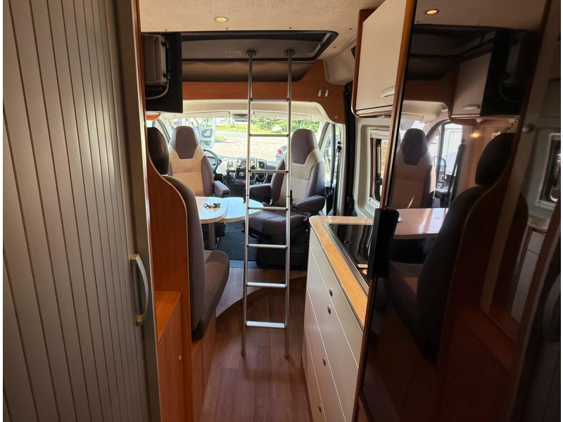 Hymer Grand Canyon CL 4 slaapplaatsen  foto: 9