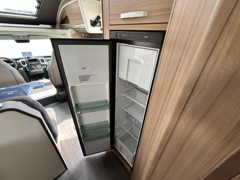 Adria Coral Axess 670 SL foto: 9