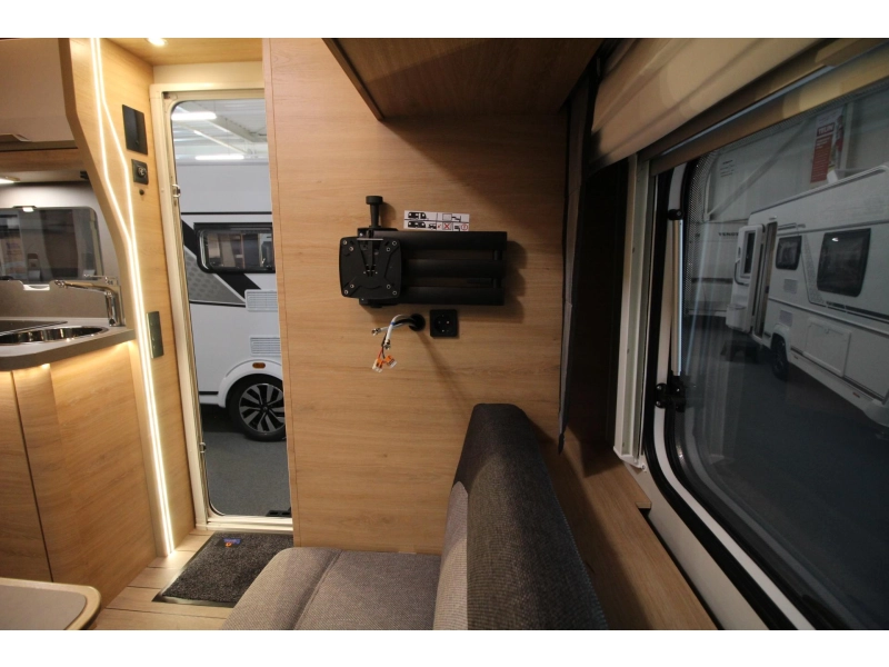 Knaus Sudwind Black Selection 420 QD Dwarsbed & Hoge koelkast!  foto: 12