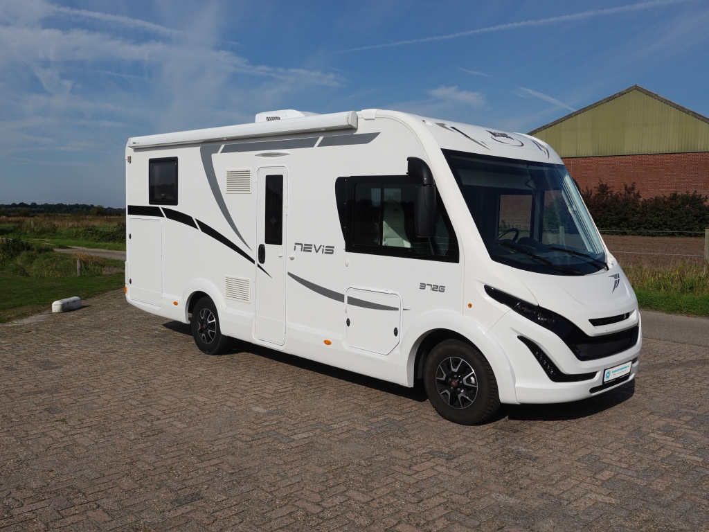 MC LOUIS Nevis 372 G