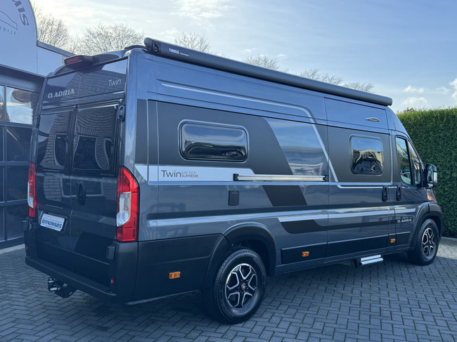 Adria Twin Supreme 640 SGX 180 pk AUTOMAAT 9-Traps Euro6 Fiat Ducato 8 Maxi **Lengtebedden in hoogte verstelbaar/4 zitplaatsen/Luifel/ foto: 5
