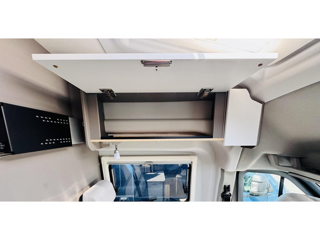LMC Innovan 592 MJ. 25 + Solar + 200A Lithium + Automaat foto: 10