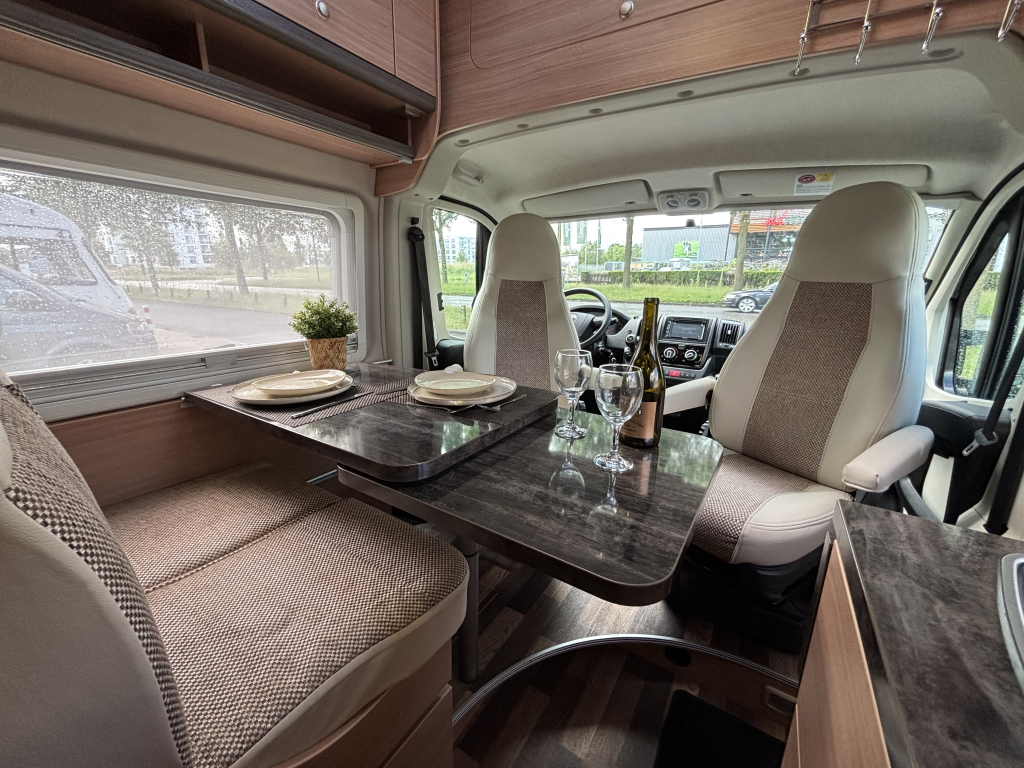 Knaus BOXSTAR FREEWAY 630 CAMAS INDIVIDUALES 2.18M ALTURA INTERIOR foto: 13