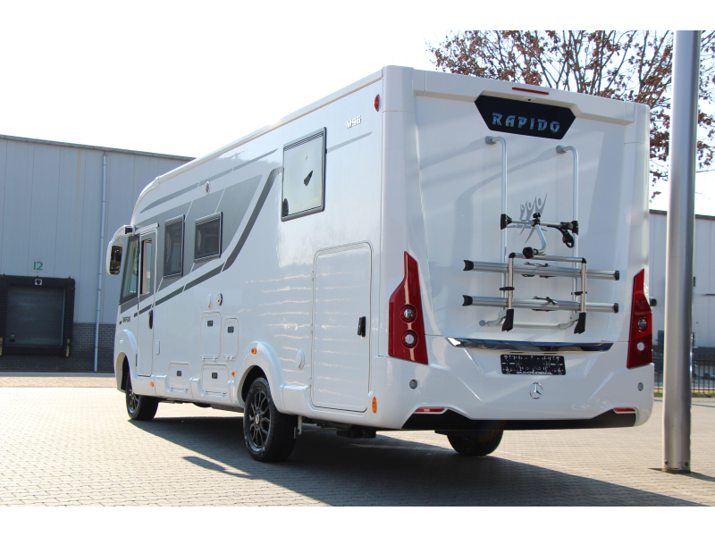 Rapido M96 Queensbed + Hefbed  foto: 2