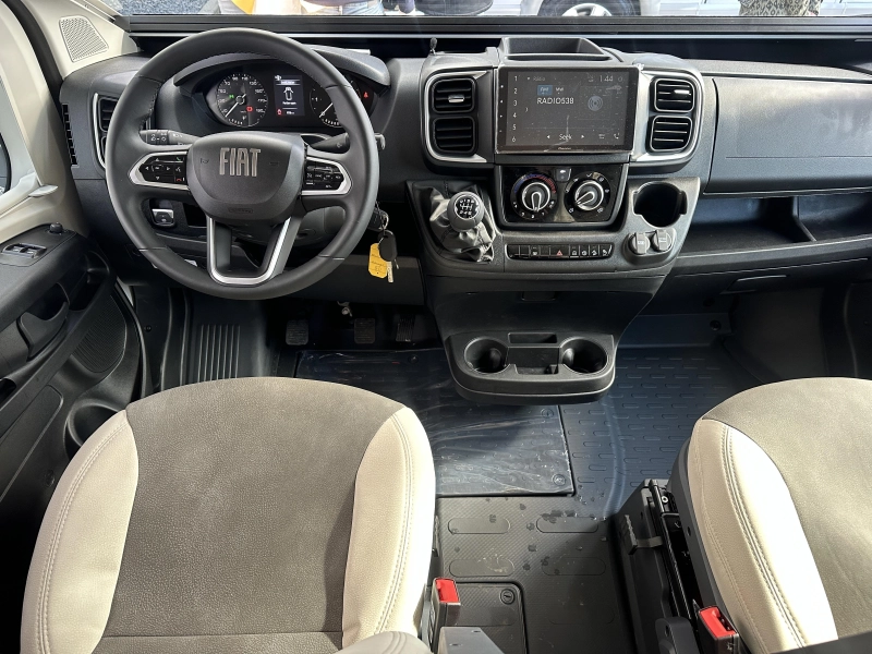 McLouis Glamys 320 8-Person Alcove 140HP photo: 21