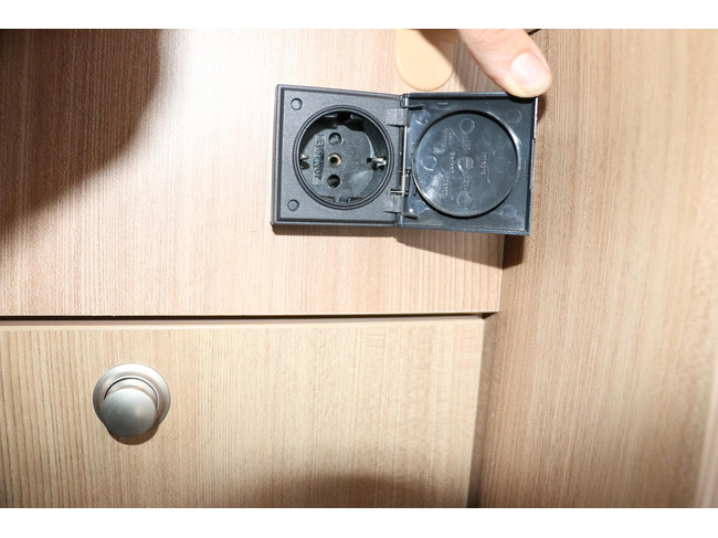 Fiat Ducato Sun Living Lido M 45 SP vollgepackt mit Optionen! 6 Schlafpl&auml;tze! Kabinenklimaanlage + Klimaanlage im Wohnbereich, Hubbett, Navi, R&uuml;ckfahrkamera Foto: 18