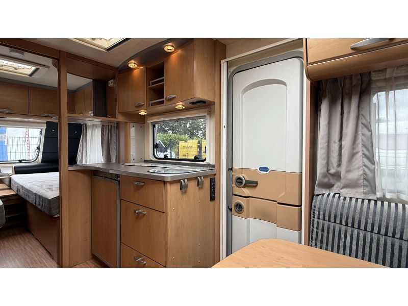 Knaus Sudwind White Edition 500 EU camas individuales asiento redondo foto: 10