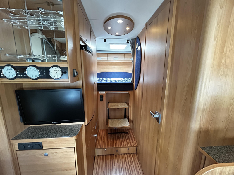 Dethleffs Globe4 T 6471-4 Querbett/Hubbett/2010/7-m Foto: 19