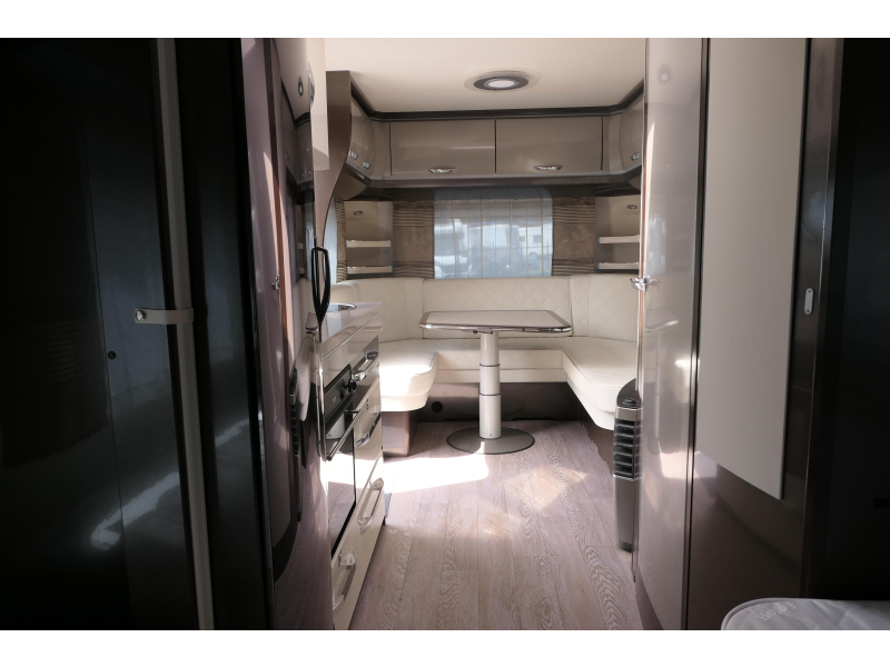 Hobby Premium 495 UL enk. bed, luifel en airco  foto: 12