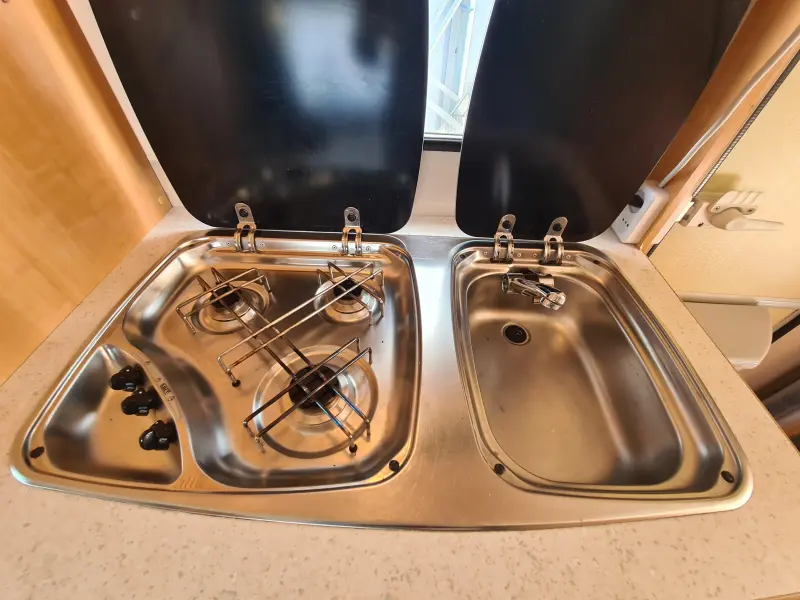 Sterckeman Starlett Executive 470 PE Stapelbed/vast bed/890 kg  foto: 20