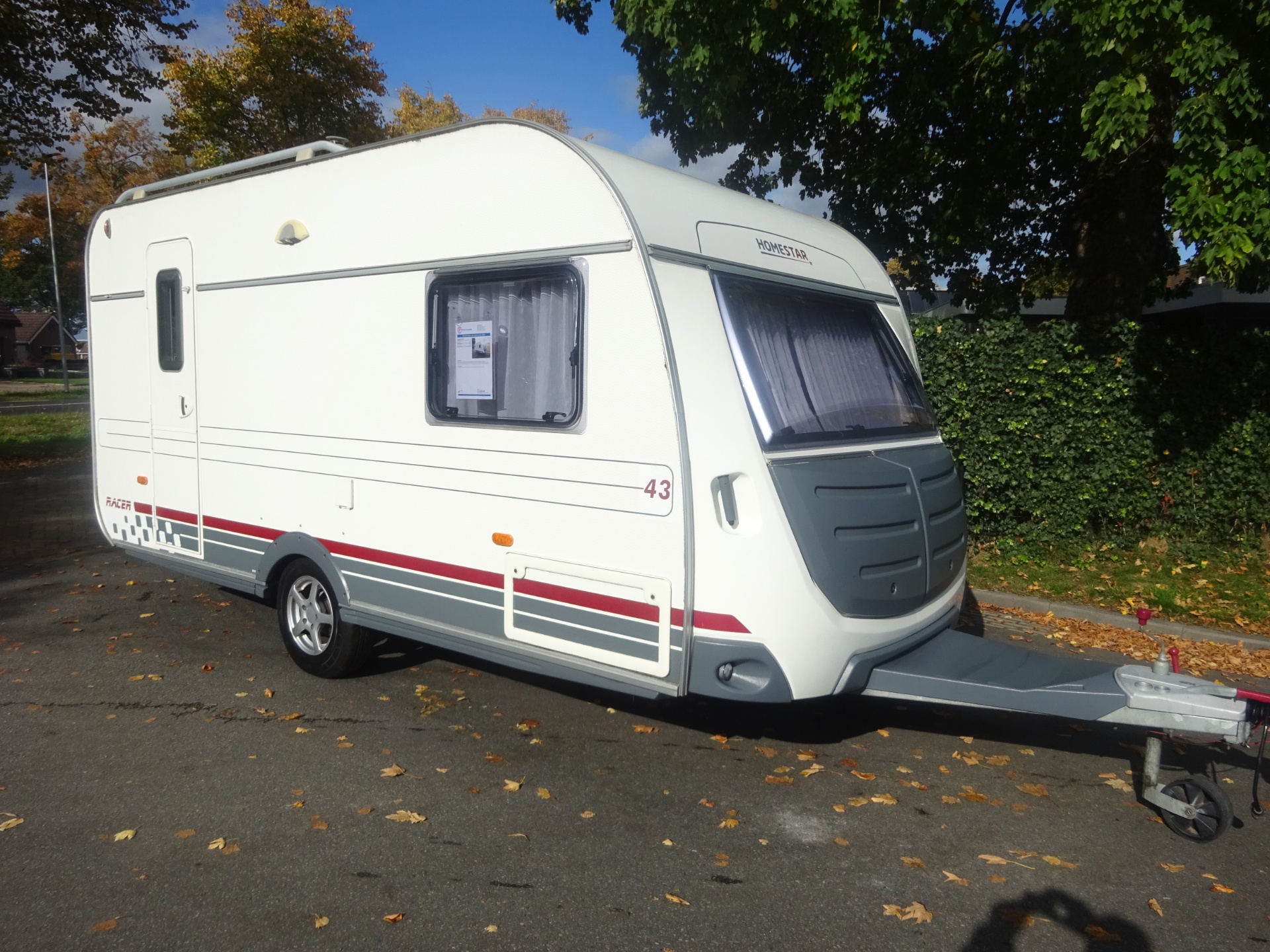 Homestar Racer 430 Vast Bed en Treinzit #TOPPER# foto: 7