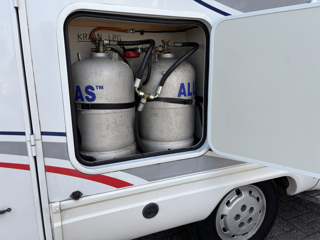 Tec ROTEC HEFBED + RONDZIT AIRCO LPG FIAMMA SLOTEN  foto: 15