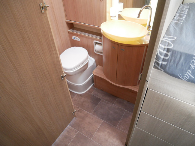 Bürstner Nexxo T728 Edition 25, Lengtebedden, Veel Opties!! foto: 14