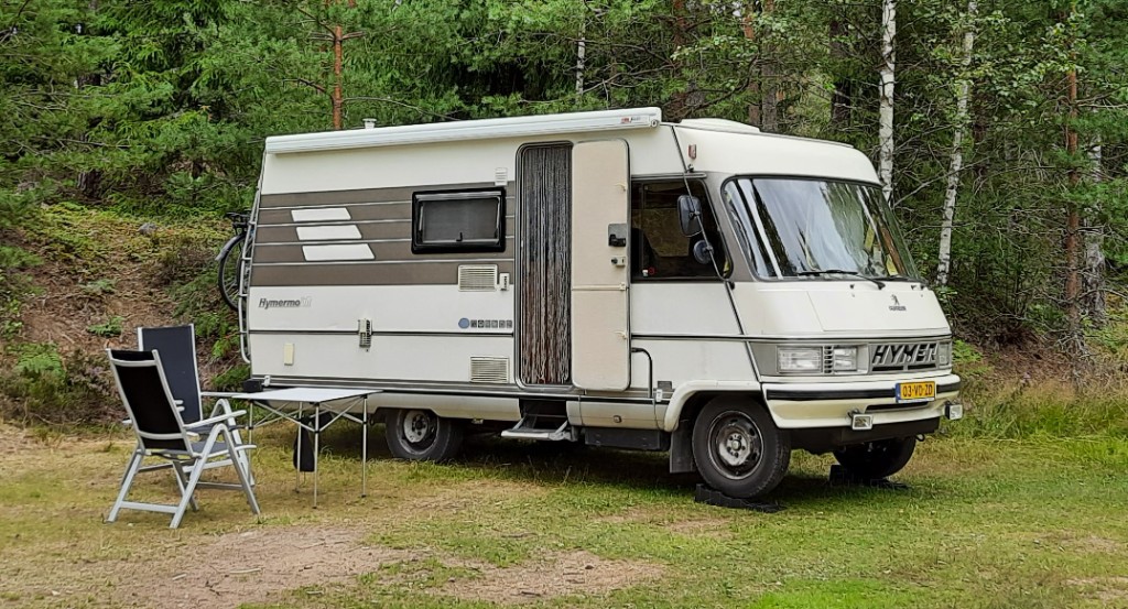 Hymer B564