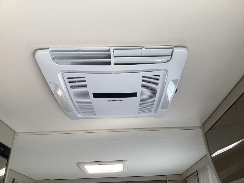 Dethleffs Nomad 530 DR Air conditioning/awning photo: 21