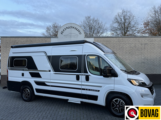 Adria Twin Supreme 640 SLB 140 pk AUTOMAAT 9-Traps Euro6 Fiat Ducato 8 **Enkele lengtebedden/4 zitplaatsen/Luifel/Trekhaak/Enduro Fiet
