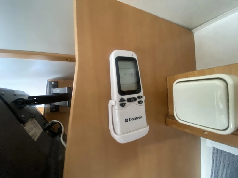 Dethleffs Globetrotter Frans bed Airco dinette  foto: 9