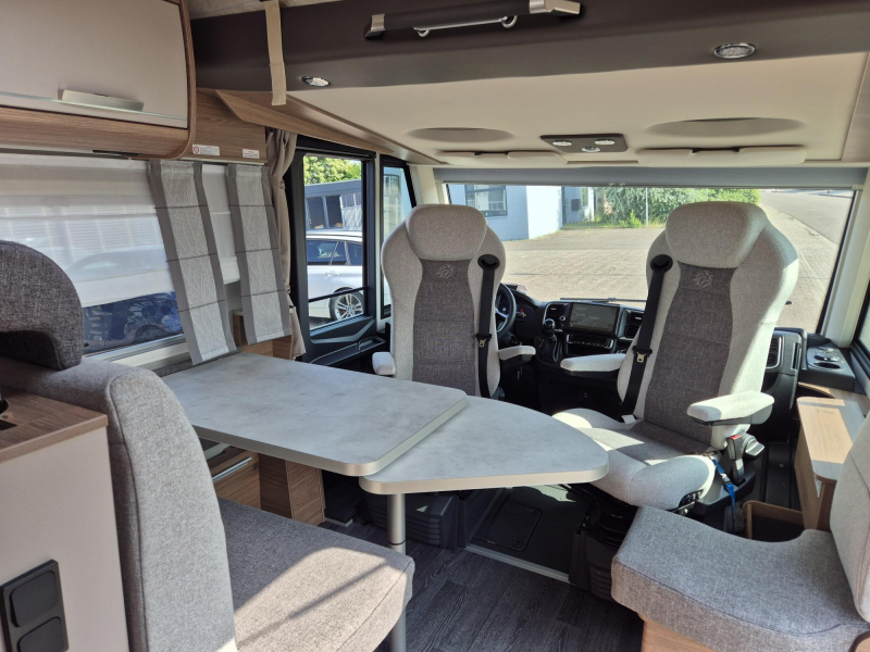 Knaus L!ve I 650 MEG 180 PK luchtgev. stoelen  foto: 6