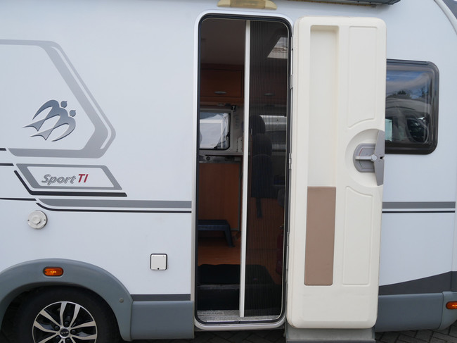 Knaus 650 MF SportTI, Fransbed, Garaje, Memo Portabicicletas foto: 16