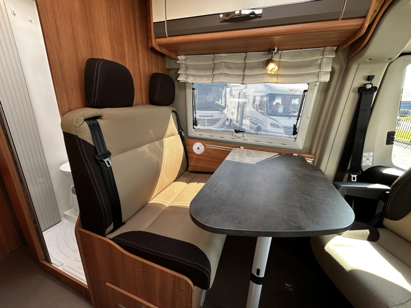 Pössl Summit Plus 600 Dwarsbed/2018/Euro-6/6.0M  foto: 15