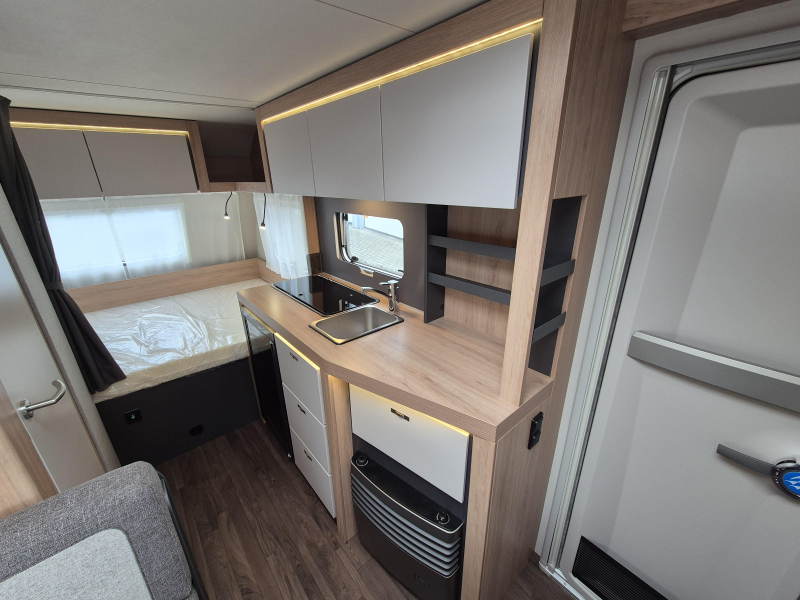 Knaus Sport 420 QD Extra grote keuken!  foto: 8