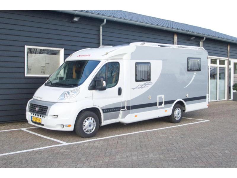 Dethleffs Globebus T 004 halfintegraal camper  foto: 7