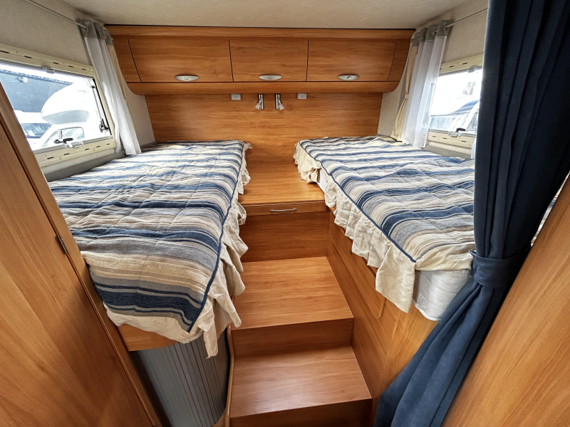 Adria Coral 660 SL Enkele-bedden/2007/Euro-4  foto: 10