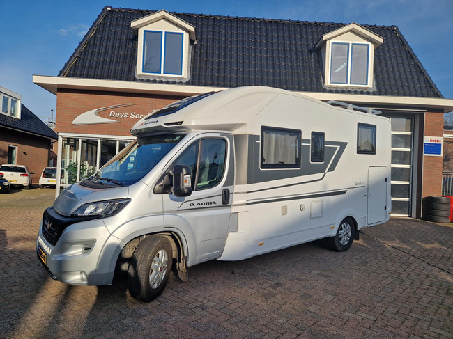 Adria Coral 600SL Axess Automatik | L&auml;ngsbetten | Tempomat | Dachklimaanlage | Fahrradtr&auml;ger | Etc. Foto: 4