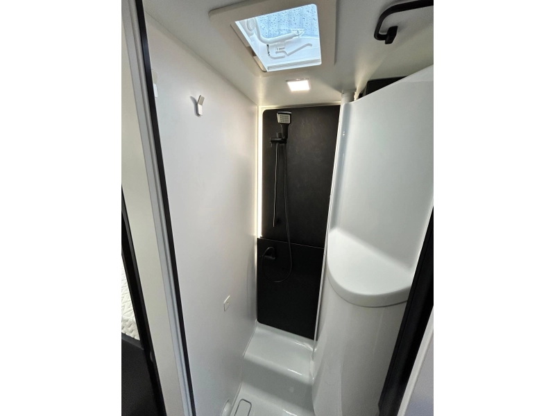 Adria Compact Max DL SL160pk Dieselkachel  foto: 14