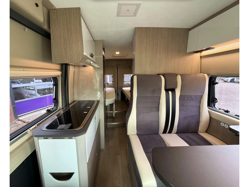 Chausson V697 VIP 9T Automaat lengtebedden  foto: 7
