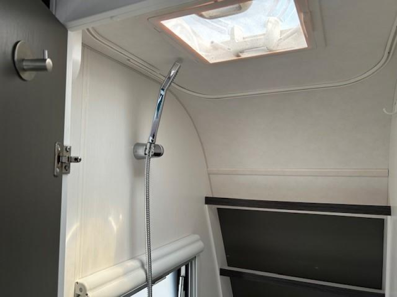 Dethleffs C'Go 475 FR Mover & toldo foto: 6
