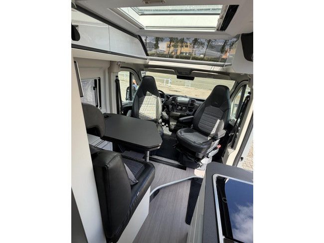 Adria Twin Supreme 640 SGX 9T-Automaat Zonnepaneel Victron Systeem foto: 13
