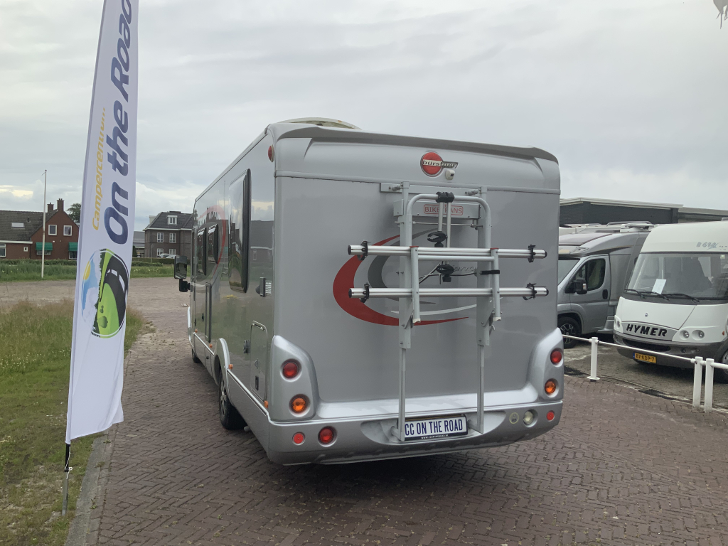 Bürstner Aviano 727 2.3 AUTOMAAT  150  PK integraal ,  Motor-airco  , Queens-bed , gelijkvloers , zij  zitgroep Bj. 2012 Camper centrum on the road foto: 30