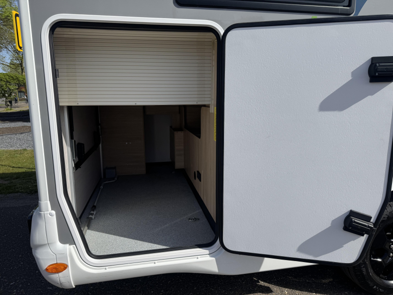 Chausson Etape Line 788 Queen bed drop-down bed photo: 5