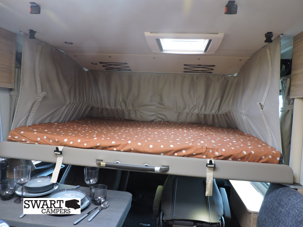 Weinsberg CaraCore 700 MEG, Automatic Single beds Pull-down bed 4 people photo: 21