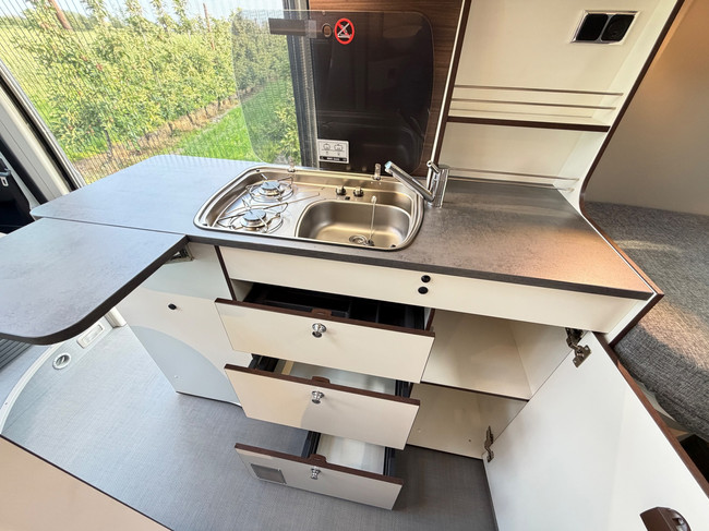 Pössl Summit Prime 640 Automaat / Skyroof / Trekhaak / Schotel TV / Grote NAVI foto: 13