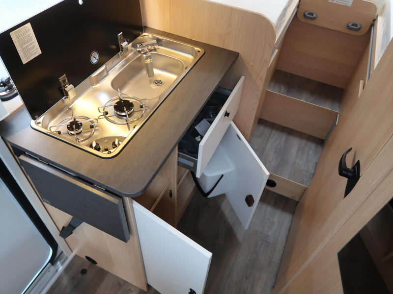 Sunlight V67S Adventure HOGE KOELKAST/ 2X1 BED!!  foto: 9